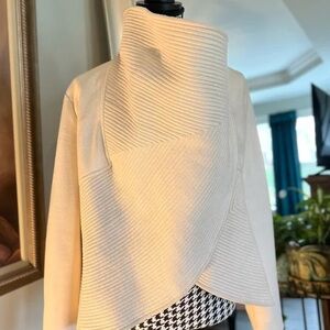 Garcia Textured Beige Asymmetrical Open-Front Jacket – Size M